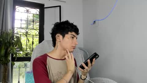 Snapshot of sebas_rosse chatting on September 13, 5:14 pm sebastian online show from September 13, 5:14 pm