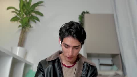 Snapshot of sebas_rosse chatting on January 15, 12:30 am sebastian online show from January 15, 12:30 am