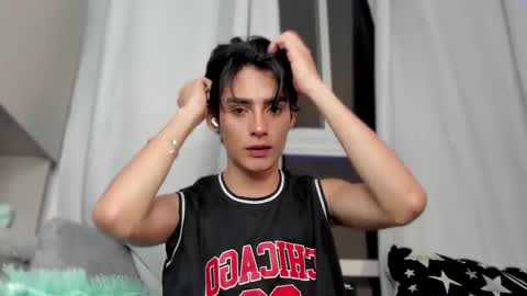 Snapshot of sebas_rosse chatting on February 23, 11:36 pm sebastian online show from February 23, 11:36 pm