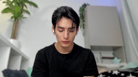 Snapshot of sebas_rosse chatting on January 8, 3:19 am sebastian online show from January 8, 3:19 am