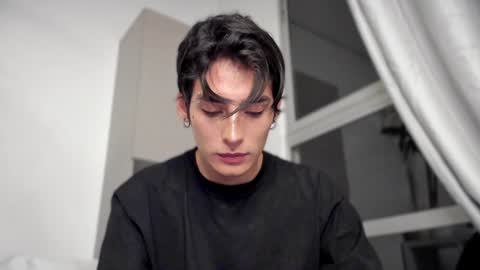 Snapshot of sebas_rosse chatting on December 21, 11:34 pm sebastian online show from December 21, 11:34 pm