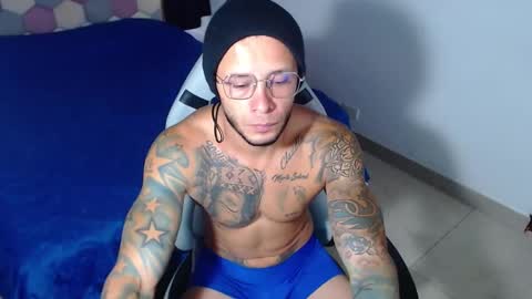 Snapshot of sebastian_025 chatting on March 4, 3:04 pm Sebastian online show from March 4, 3:04 pm