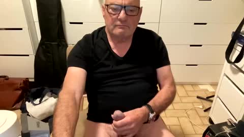 serge8413 online show from December 10, 12:34 am