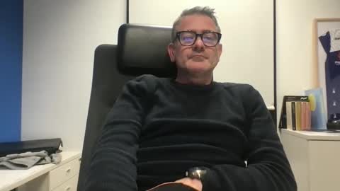 sesamechris92 online show from December 16, 5:42 pm