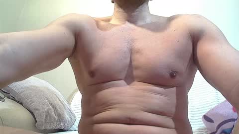 Snapshot of sex_machine_19 chatting on December 9, 12:09 pm SEX MACHINE 19 online show from December 9, 12:09 pm