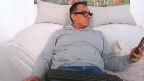 Snapshot of sexurbation chatting on December 25, 12:05 pm Sexurbation online show from December 25, 12:05 pm