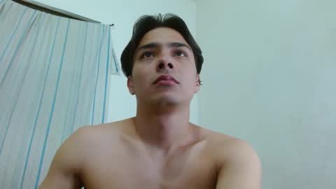 Axel online show from December 6, 3:22 pm