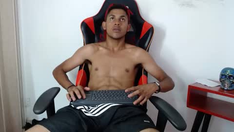 sexy_latin_cum online show from October 15, 2:02 pm