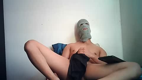 Snapshot of sexyatrevidoo chatting on December 15, 2:05 pm SesyMen online show from December 15, 2:05 pm