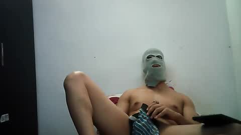 Snapshot of sexyatrevidoo chatting on December 19, 12:34 am SesyMen online show from December 19, 12:34 am