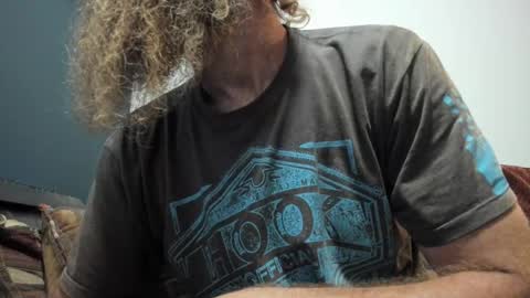 Snapshot of sexymountainman420 chatting on September 25, 6:01 am Sexymountainman420 online show from September 25, 6:01 am