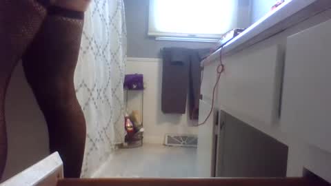 Snapshot of sexypluvin chatting on February 13, 5:44 pm sexypluvin online show from February 13, 5:44 pm