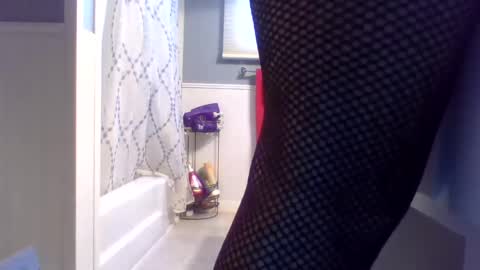 Snapshot of sexypluvin chatting on December 9, 5:24 pm sexypluvin online show from December 9, 5:24 pm