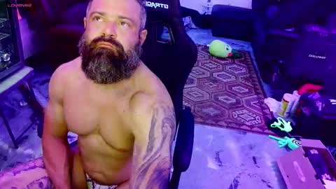 shadetreepornstar online show from March 31, 2:46 am