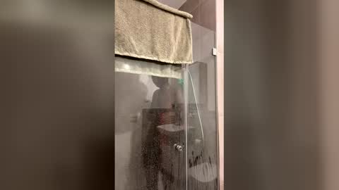 shakespear_ online show from April 23, 12:20 pm