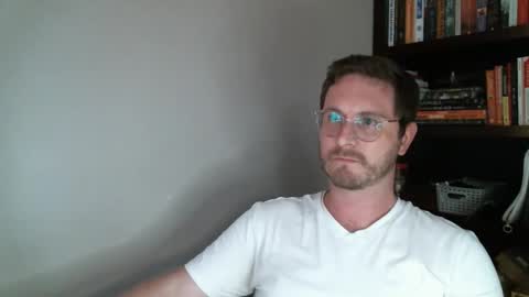Snapshot of shamelesswetdream chatting on February 19, 12:46 am shamelesswetdream online show from February 19, 12:46 am