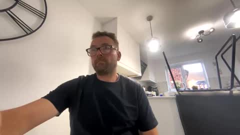 Sharksboy online show from April 18, 5:31 am