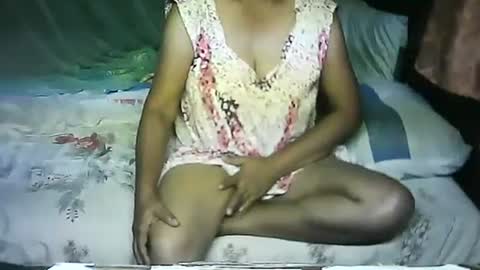 Snapshot of shashee870242 chatting on December 12, 5:37 pm Shashee870242 online show from December 12, 5:37 pm
