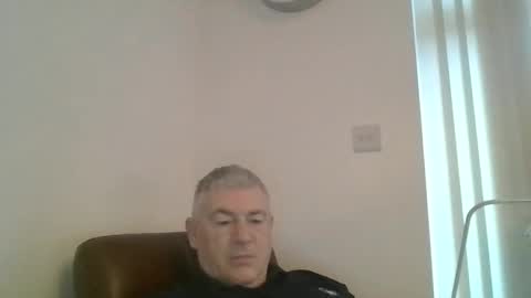 Snapshot of she52 chatting on December 18, 8:09 am she52 online show from December 18, 8:09 am