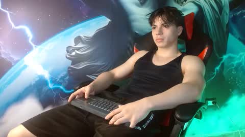 Snapshot of shinobi_grey chatting on December 13, 3:21 pm .. shinobi .. online show from December 13, 3:21 pm