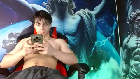 Snapshot of shinobi_grey chatting on December 18, 12:40 pm .. shinobi .. online show from December 18, 12:40 pm