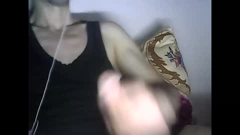 Snapshot of shooter_coool chatting on February 6, 8:45 pm shooter_coool online show from February 6, 8:45 pm