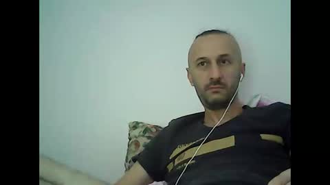 Snapshot of shooter_coool chatting on October 5, 9:46 am shooter_coool online show from October 5, 9:46 am