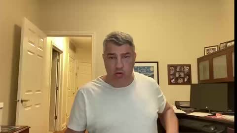 Snapshot of showmet chatting on September 20, 9:59 pm Chicago Guy online show from September 20, 9:59 pm