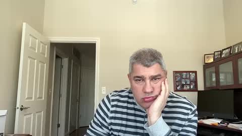 Snapshot of showmet chatting on February 18, 9:09 pm Chicago Guy online show from February 18, 9:09 pm
