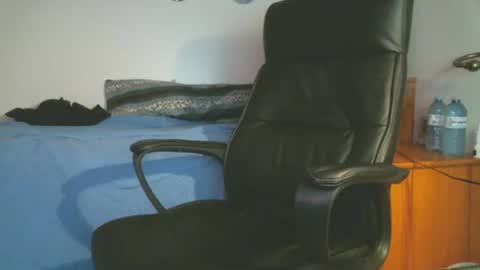 shyboyhugecum2020 online show from October 14, 2:29 am