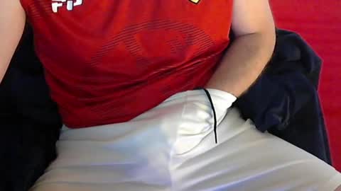 Snapshot of shyguy04_04_04 chatting on December 4, 12:41 am shyguy04_04_04 online show from December 4, 12:41 am