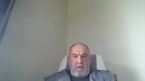 Snapshot of shyguytm chatting on January 24, 9:37 pm shyguytm online show from January 24, 9:37 pm