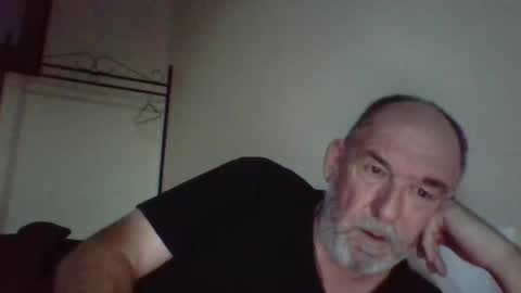 Snapshot of shyguytm chatting on January 30, 8:11 am shyguytm online show from January 30, 8:11 am