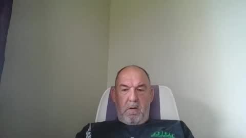 Snapshot of shyguytm chatting on February 14, 8:37 pm shyguytm online show from February 14, 8:37 pm
