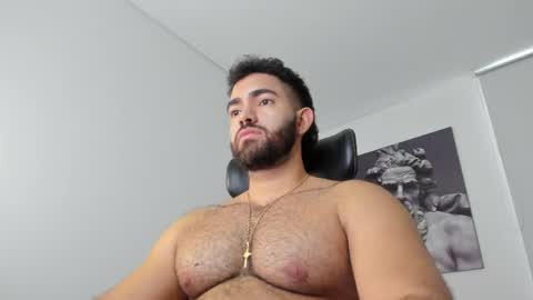 simon_leon01 online show from June 2, 10:44 pm