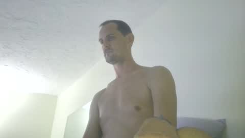 Snapshot of sirdawson chatting on December 19, 12:13 am Dawson online show from December 19, 12:13 am