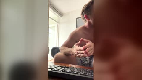 Giovanni online show from April 11, 12:52 pm