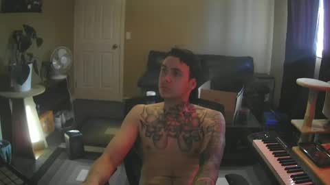 Skateboard online show from January 25, 7:28 pm