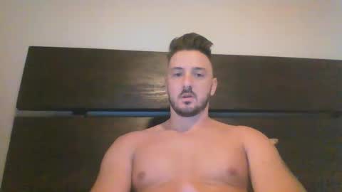 Snapshot of skinnyguylongdick1 chatting on December 6, 2:17 pm skinnyguylongdick1 online show from December 6, 2:17 pm