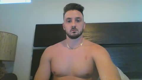 Snapshot of skinnyguylongdick1 chatting on January 19, 12:28 am skinnyguylongdick1 online show from January 19, 12:28 am