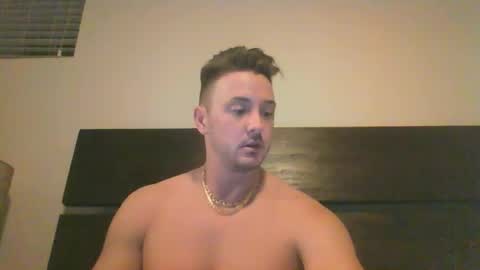 Snapshot of skinnyguylongdick1 chatting on September 29, 2:21 am skinnyguylongdick1 online show from September 29, 2:21 am