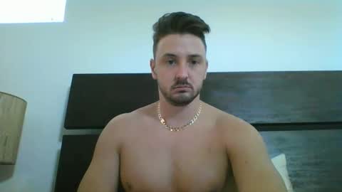 Snapshot of skinnyguylongdick1 chatting on January 26, 5:02 pm skinnyguylongdick1 online show from January 26, 5:02 pm