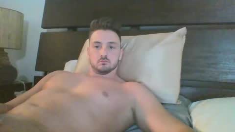 Snapshot of skinnyguylongdick1 chatting on December 14, 11:45 pm skinnyguylongdick1 online show from December 14, 11:45 pm