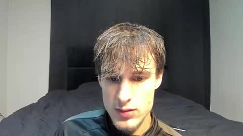 Snapshot of skinnyguywithbigd chatting on December 10, 1:55 pm skinnyguywithbigd online show from December 10, 1:55 pm