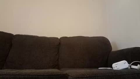 skip1975 online show from January 11, 8:33 am