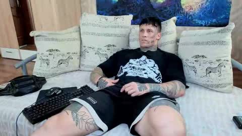 Snapshot of skirlingod chatting on September 24, 8:02 am skirlingod online show from September 24, 8:02 am