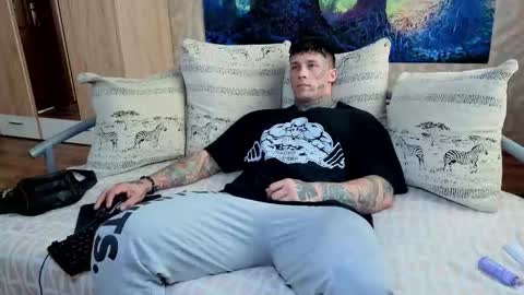 Snapshot of skirlingod chatting on September 14, 7:10 am skirlingod online show from September 14, 7:10 am