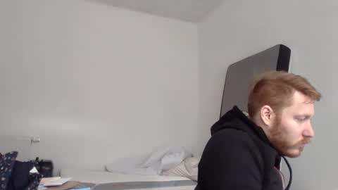 Snapshot of sklave_s chatting on February 14, 12:14 pm sklave_s online show from February 14, 12:14 pm