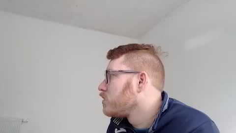Snapshot of sklave_s chatting on March 3, 1:48 pm sklave_s online show from March 3, 1:48 pm