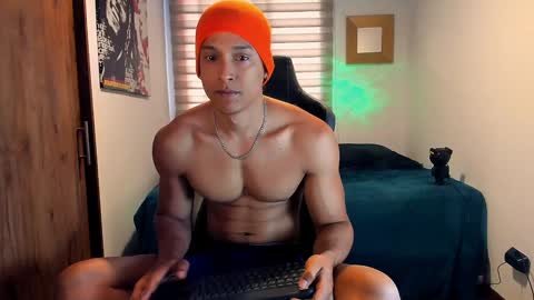 Snapshot of skull_prospect chatting on January 25, 1:30 pm Liam Vokov online show from January 25, 1:30 pm